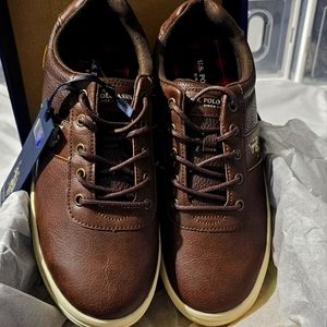 Size 6 youth/mens, brown, loafer